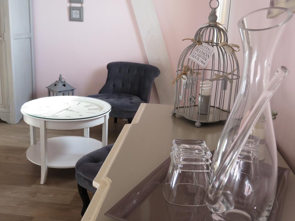 La Maison Sur Les Nuages Hotell Saint-Christophe  Rum bild