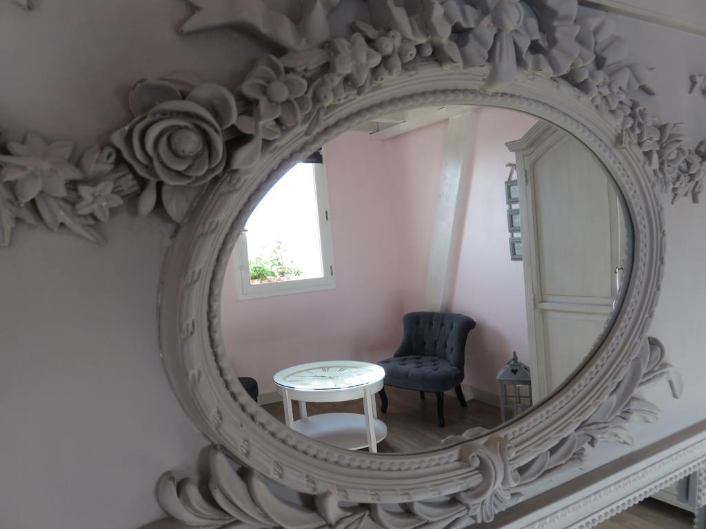 La Maison Sur Les Nuages Hotell Saint-Christophe  Rum bild